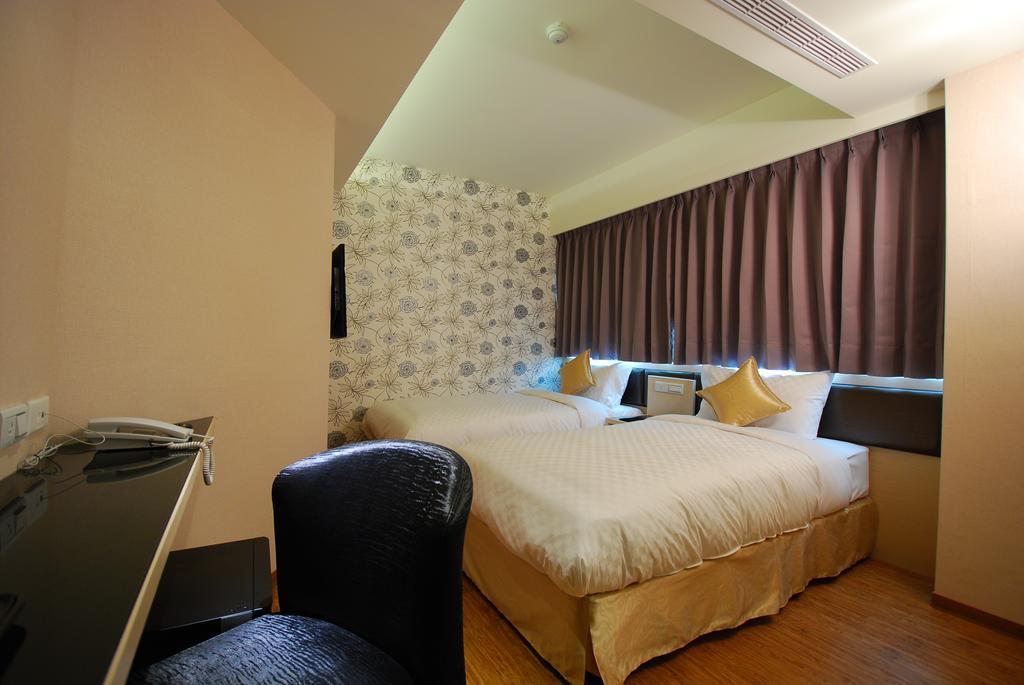 Hotel 欣欣旅店 Taipei Esterno foto