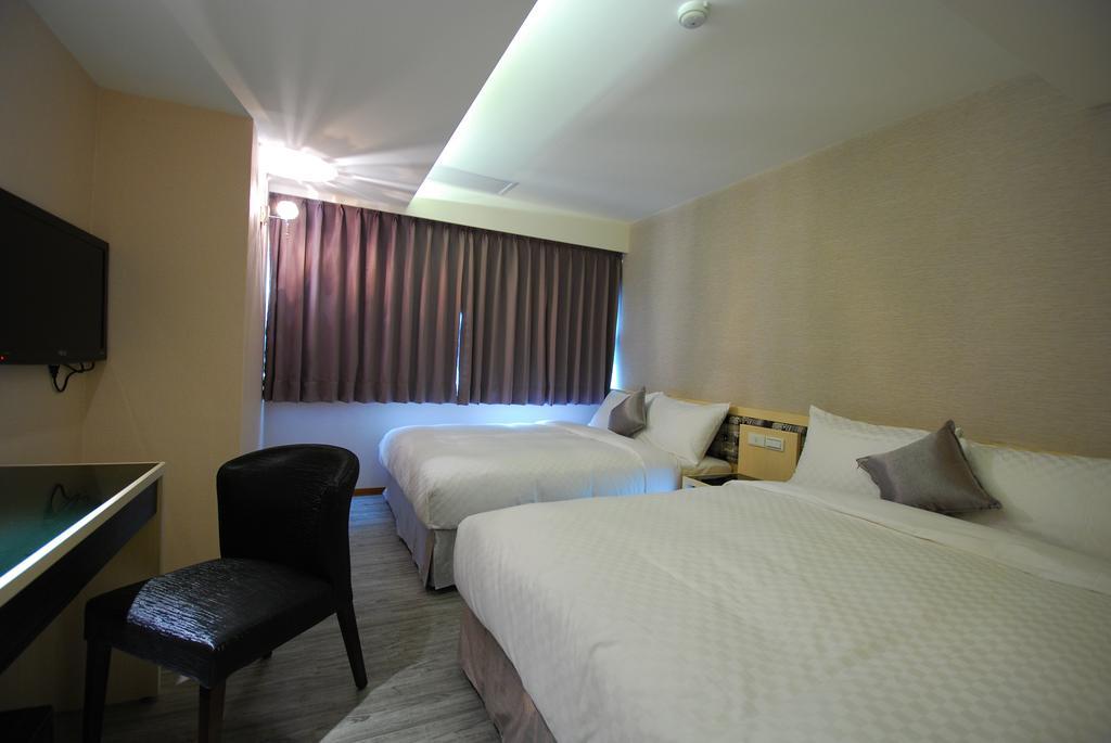 Hotel 欣欣旅店 Taipei Esterno foto