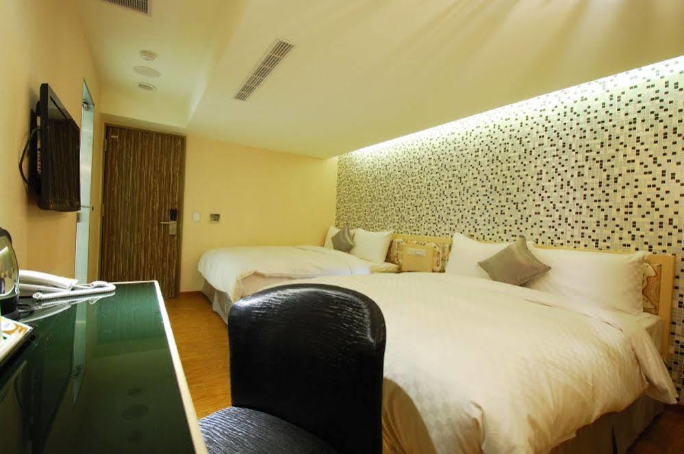 Hotel 欣欣旅店 Taipei Esterno foto